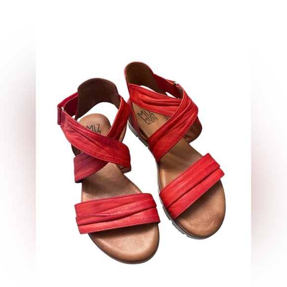 Miz Mooz Women's Strappy Criss cross Red Leather Sandals Size 38/7.5 Comfort - Picture 2 of 11